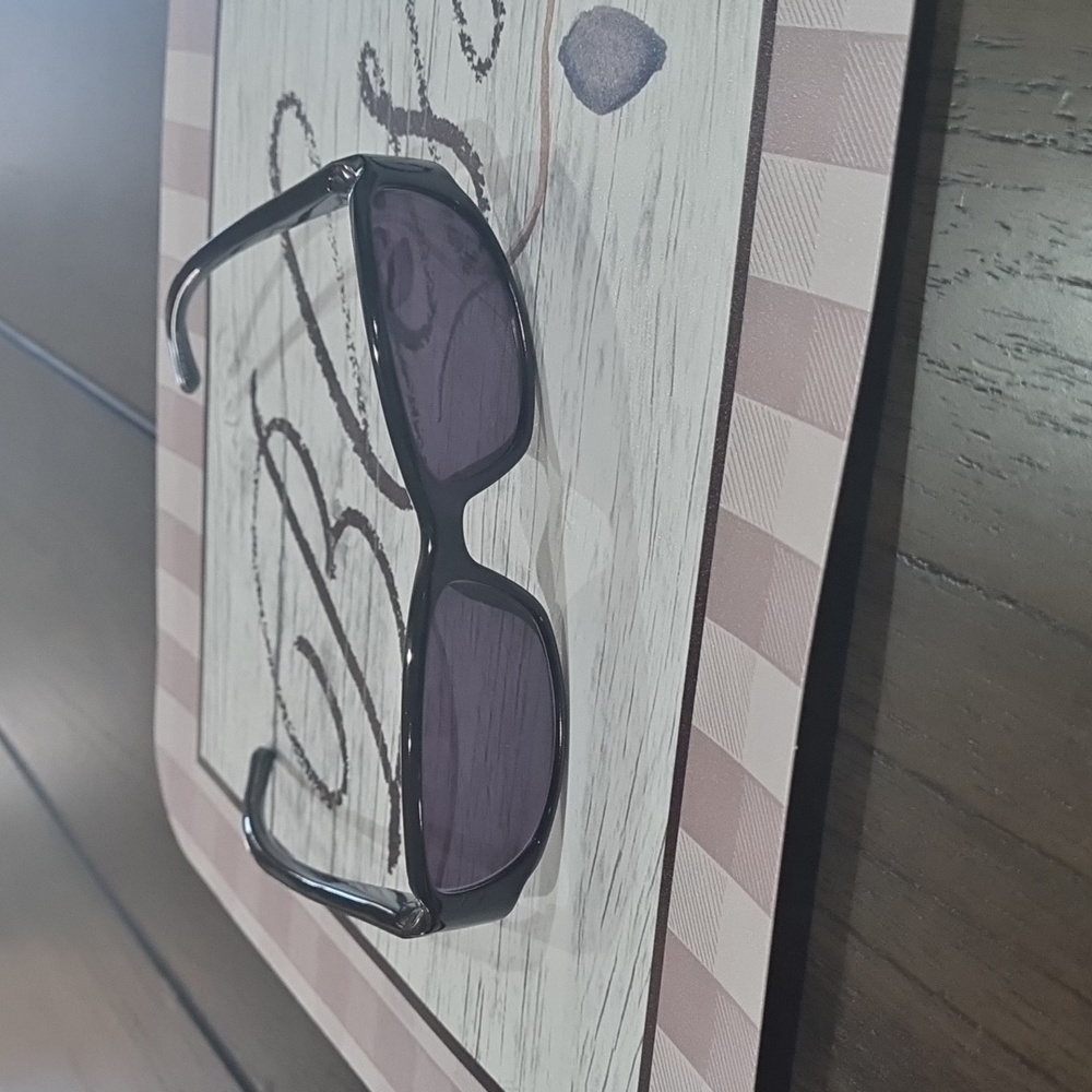 COPY - ✨GUCCI GLASSES✨ - Picture 2 of 13